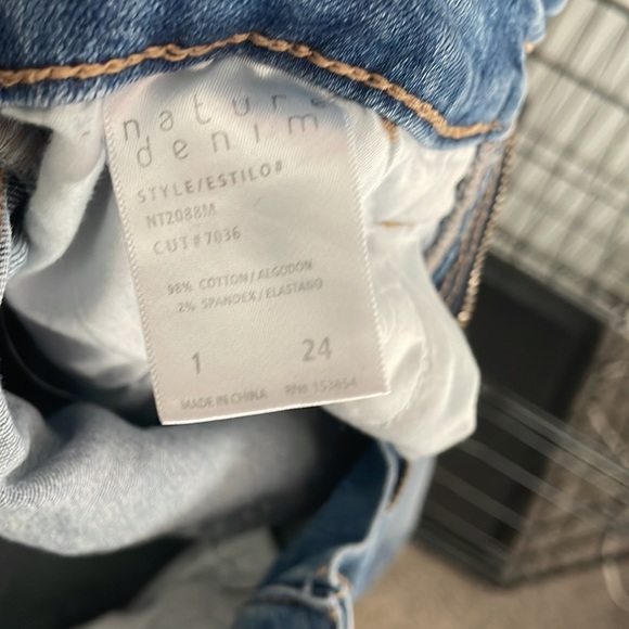 Pair of Light Washed Jeans - Picture 6 of 6